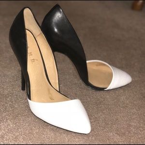 L.A.M.B. Black and a white heels 8.5 NEVER WORN